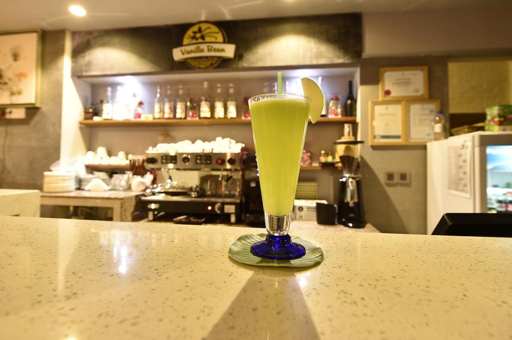 高级机场凯富酒店 胡鲁马累 外观 照片